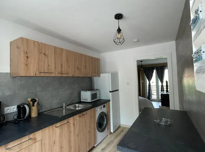 Les De La Bergerie זונרופט-לונז'מר