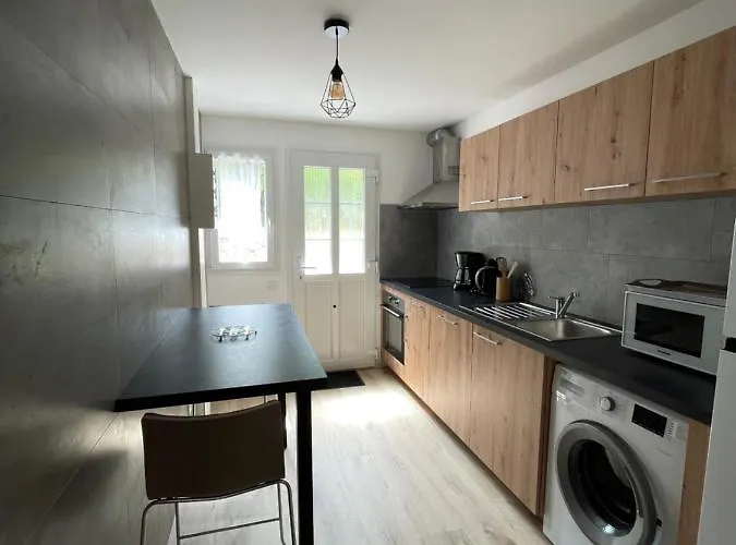 Les De La Bergerie *